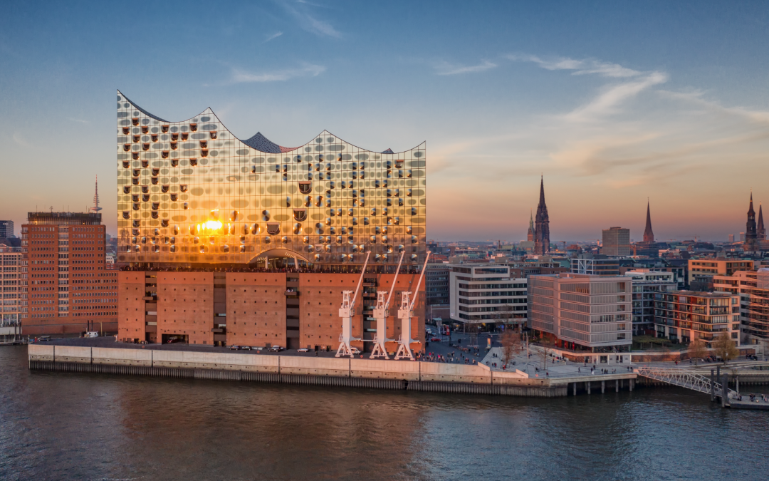 Smart City Lab in Hamburg: FIWARE Open Source services and Data Platform